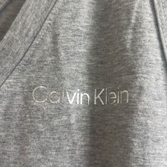 ✨Calvin Klein womens Essential V-neck Sleeveless Grey Sz Large Romper✨ - Picture 6 of 7